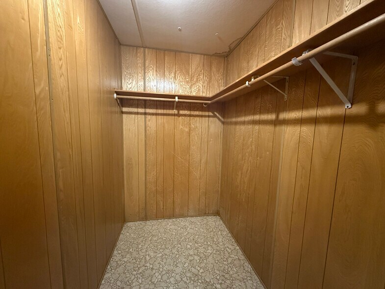 More Photos Of 972 S Main St, Prineville Flex For Sale