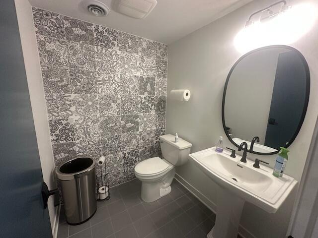 More Photos Of 9421 Joliet St, Saint John Medical For Lease