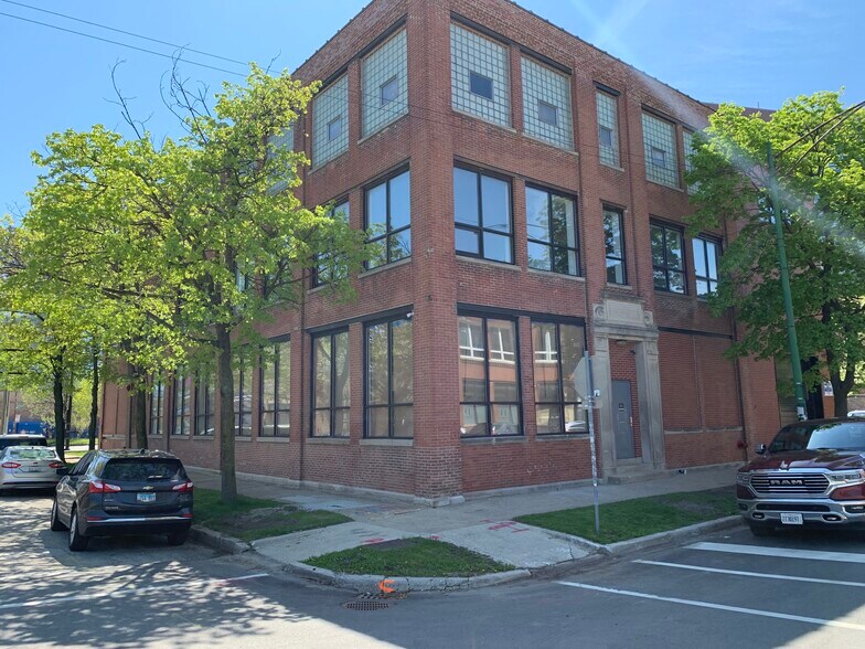 Primary Photo Of 321 N Loomis St, Chicago Light Distribution For Lease