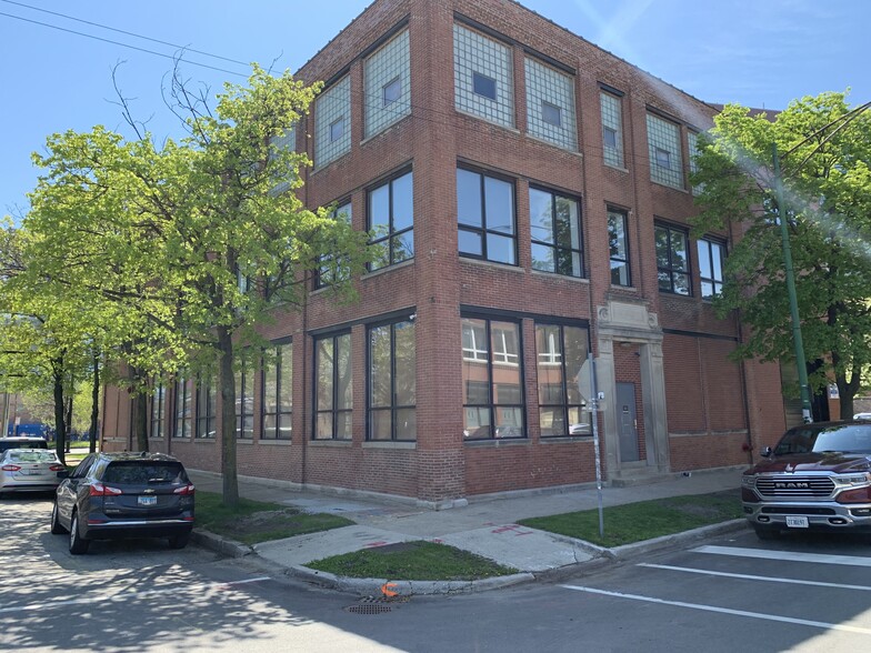 Primary Photo Of 321 N Loomis St, Chicago Light Distribution For Lease