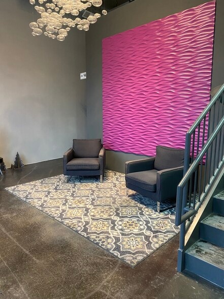 More Photos Of 2909 Bryant Ave S, Minneapolis Office For Lease