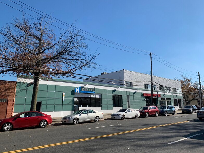 More Photos Of 2050 E Eastchester Rd, Bronx Medical For Lease
