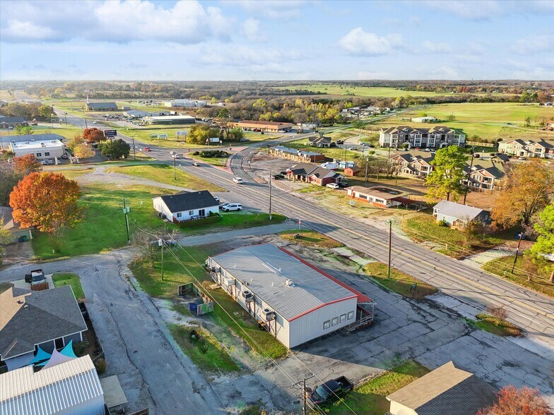 More Photos Of 317 W FM 120, Pottsboro General Retail For Sale