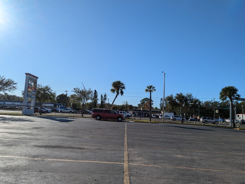 More Photos Of 11022-11130 S US Highway 41, Gibsonton Unknown For Lease