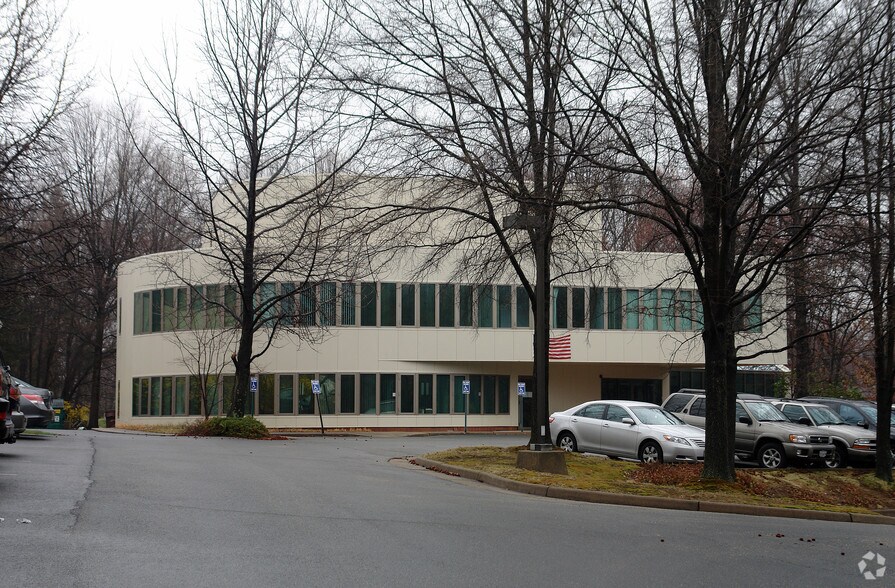 More Photos Of 1910 Association Dr, Reston Office For Lease