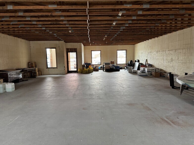 More Photos Of 1243-1291 Stuart Place Rd Rd, Palm Valley Office For Lease