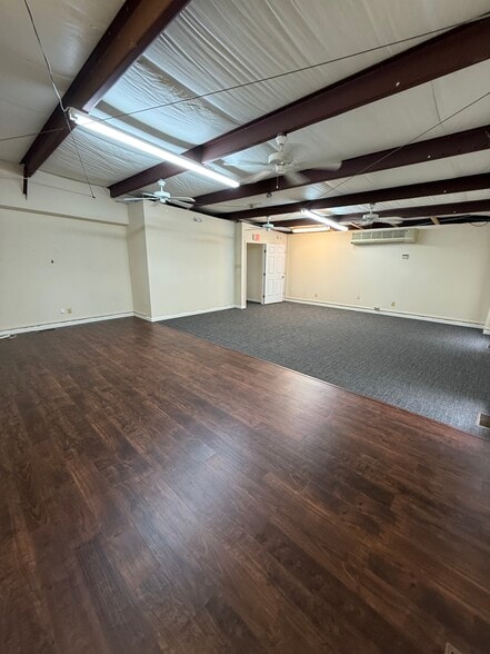 More Photos Of 8 Irongate Dr, Waldorf Warehouse For Lease