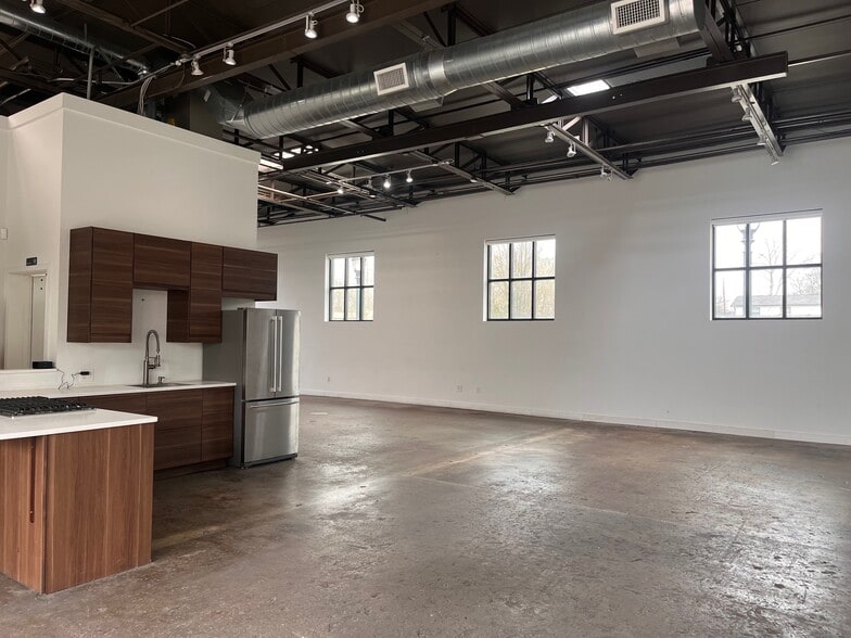 More Photos Of 642 North Ave NW, Atlanta Office For Lease
