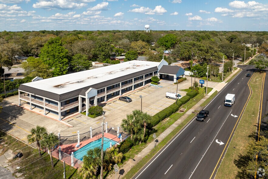 More Photos Of 480 E Miracle Strip Pky, Mary Esther Hotel For Sale