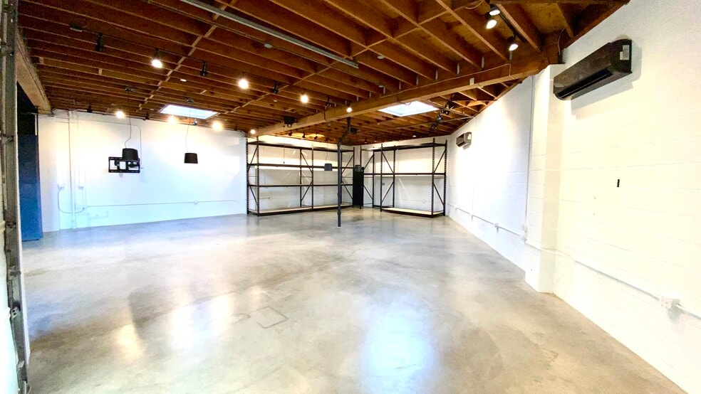 More Photos Of 216 N Tillamook St, Portland Flex For Lease