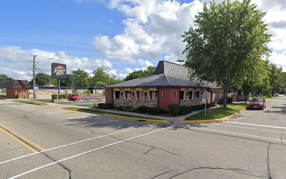More Photos Of 801 Williams St, Lake Geneva Restaurant For Sale