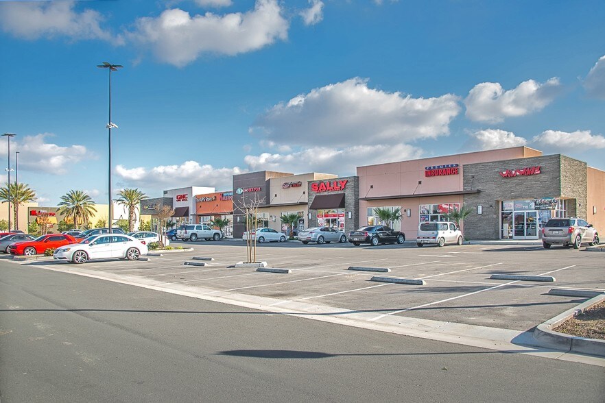 More Photos Of 550 Woollomes Ave, Delano Freestanding For Sale