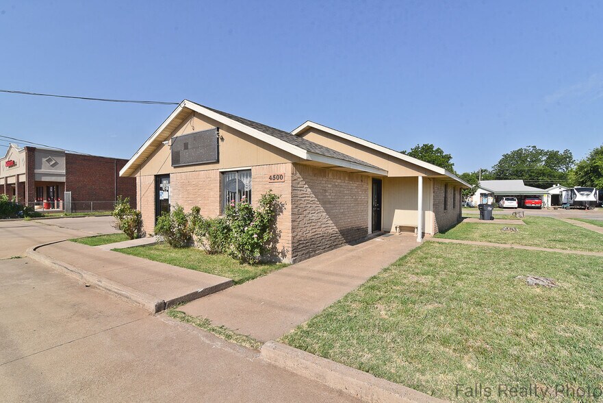 More Photos Of 4500 Kemp Blvd, Wichita Falls General Retail For Sale