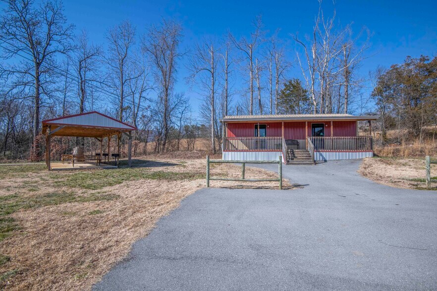 More Photos Of 104 Circle Rd, Newport Manufactured Housing Mobile Home Park For Sale