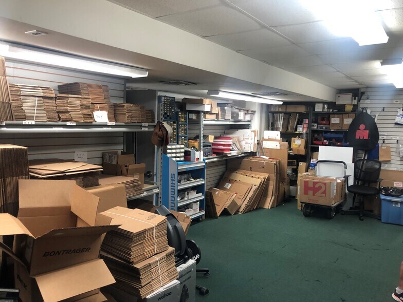 More Photos Of 520 Sunrise Hwy, West Babylon Warehouse For Sale