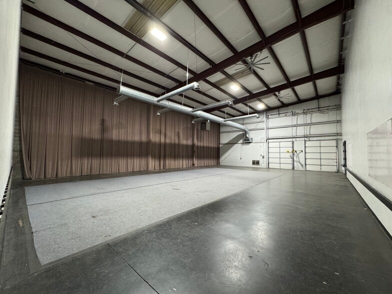 More Photos Of 7127 Cockrill Bend Blvd, Nashville Warehouse For Sale
