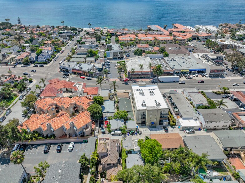 More Photos Of 7421-25 La Jolla blvd, La Jolla Multifamily For Sale