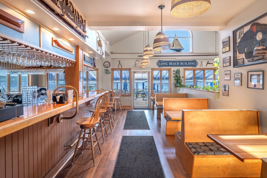 More Photos Of 119 Commercial St, Bath Marina For Sale