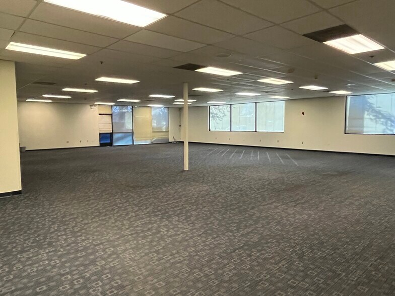 More Photos Of 1616-1632 Da Vinci Ct, Davis Flex For Sale