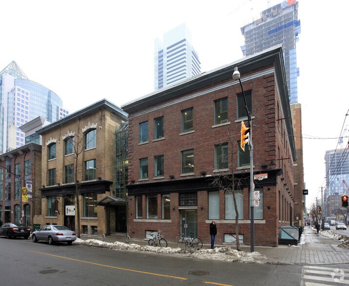 Primary Photo Of 18-22 Duncan St, Toronto Office For Lease