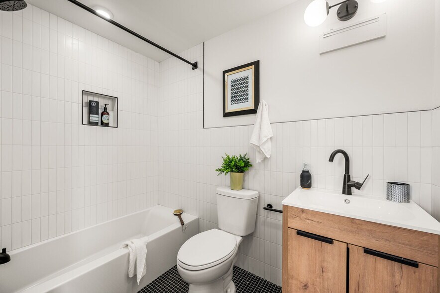 More Photos Of 4921 Chester Ave, Philadelphia Multifamily For Sale