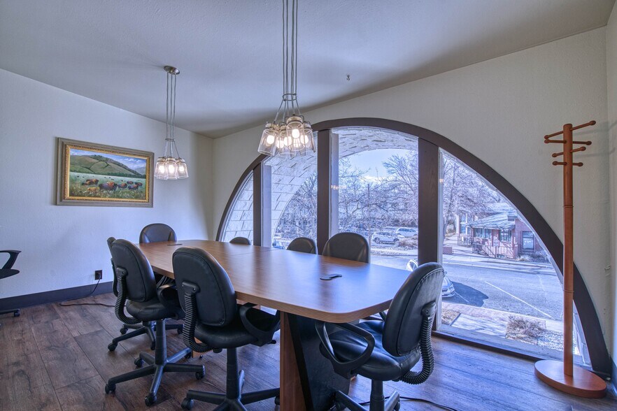 More Photos Of 400 E Simpson St, Lafayette Office For Lease