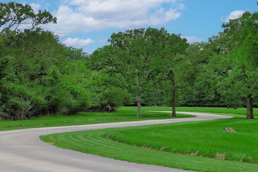 More Photos Of 40693 Center Hill Road, Hempstead Specialty For Sale