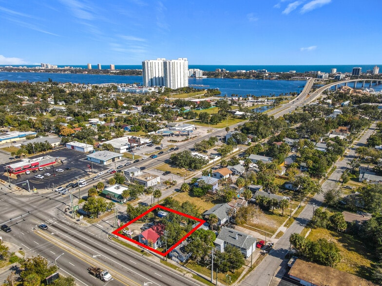 More Photos Of 825 N Ridgewood Ave, Daytona Beach Office Residential For Sale