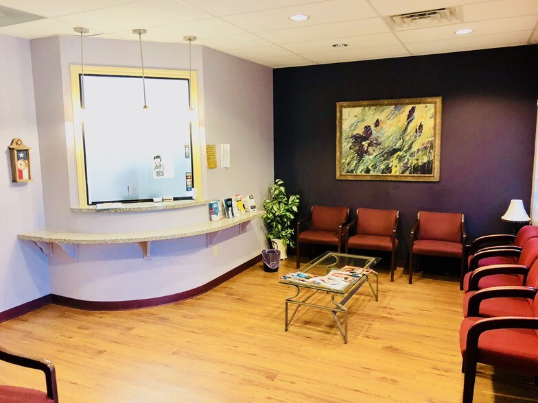 More Photos Of 1229 Creekway Dr, Sugar Land Medical For Lease