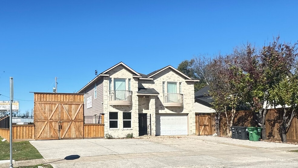 Primary Photo Of 6623 Gulf Fwy, Houston Office Residential For Sale