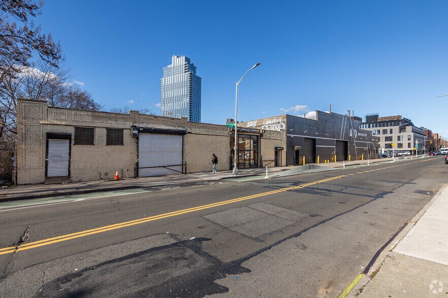 More Photos Of 25 Franklin St, Brooklyn Light Manufacturing For Lease