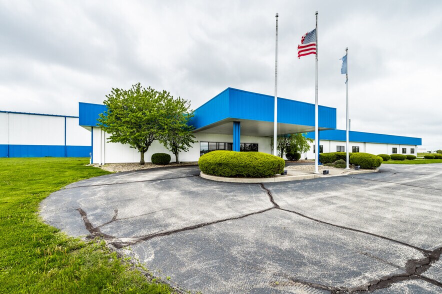More Photos Of 1450 Commerce Pky, Franklin Manufacturing For Lease