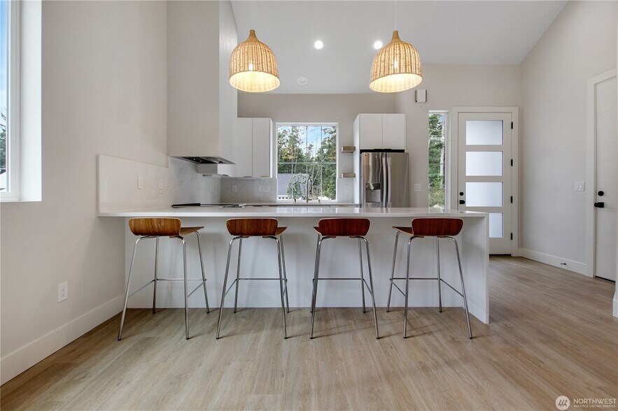 More Photos Of 27906 U St., Ocean Park Apartments For Sale