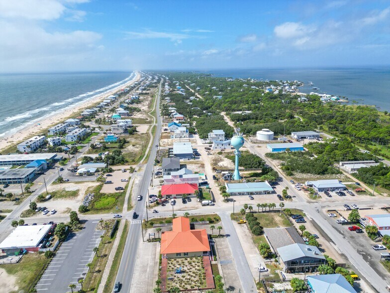 More Photos Of 36 W Pine Ave, Eastpoint Restaurant For Sale