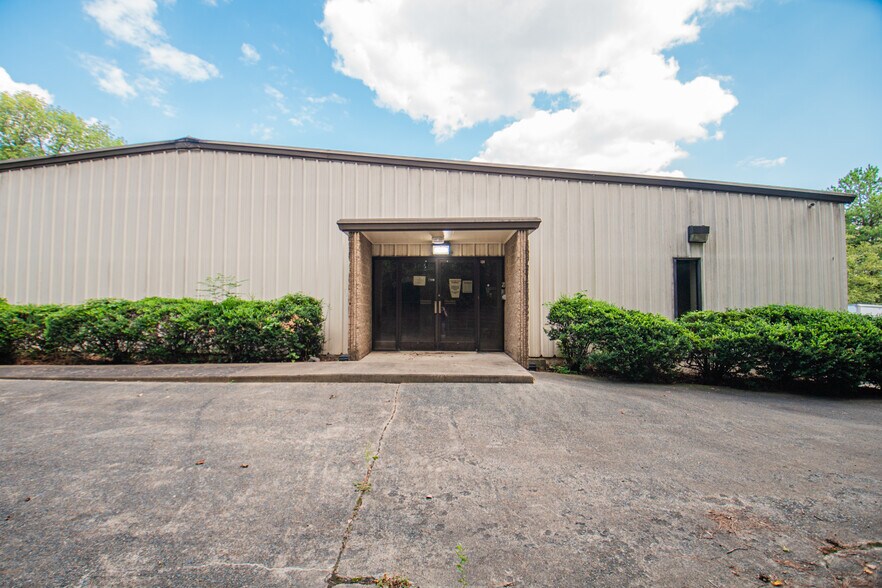 More Photos Of 121 S Lasalle St, Durham Warehouse For Lease