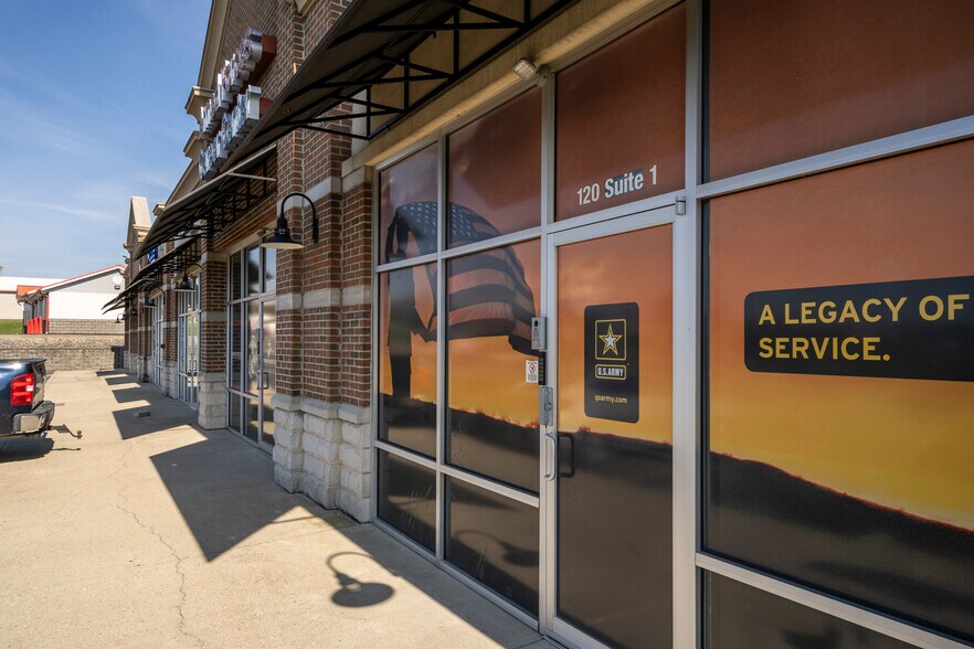 More Photos Of 120 Roberts Ln, Hillsboro Freestanding For Lease