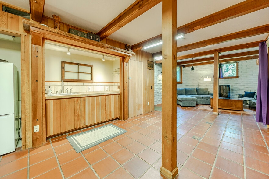 More Photos Of 1820 E 28th Ave, Eugene Multifamily For Sale