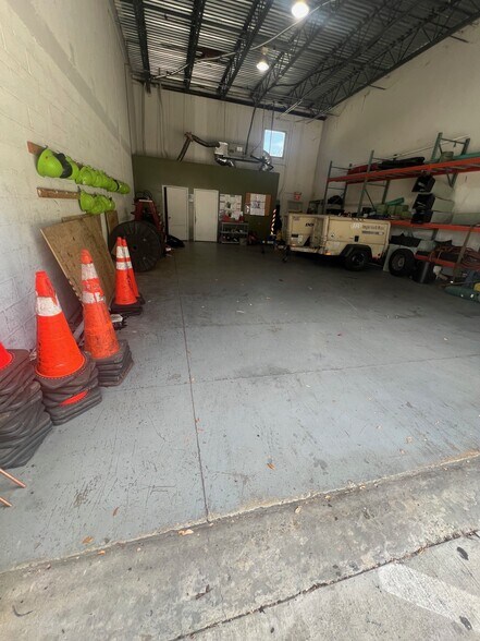 More Photos Of 1040 W Industrial Ave, Boynton Beach Warehouse For Lease