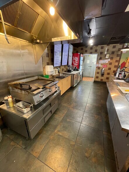 More Photos Of 156 E Carolina Ave, Hartsville Storefront Retail Residential For Lease