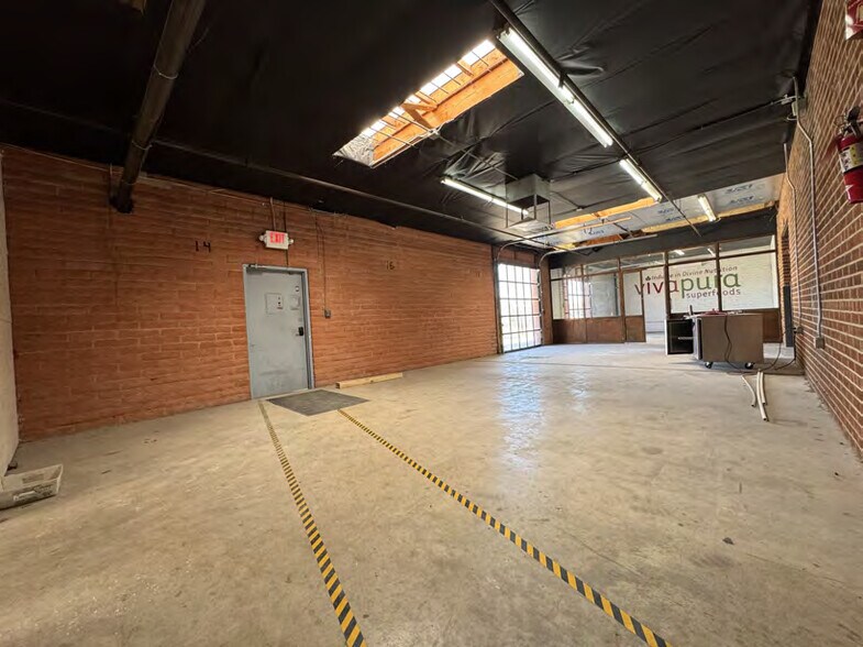 More Photos Of 960 E 17th St, Tucson Warehouse For Sale