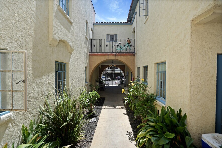 More Photos Of 433 W 7th St, Long Beach Apartments For Sale