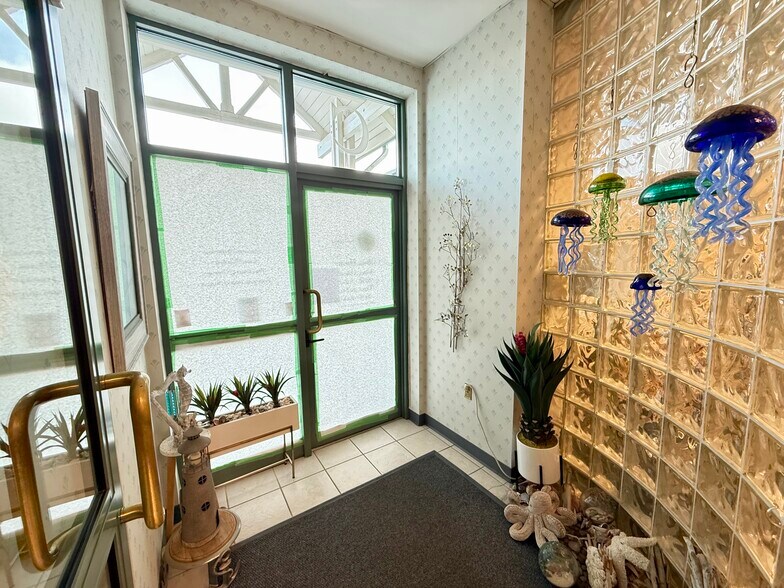 More Photos Of 1725 Western Ave, Findlay Medical For Sale