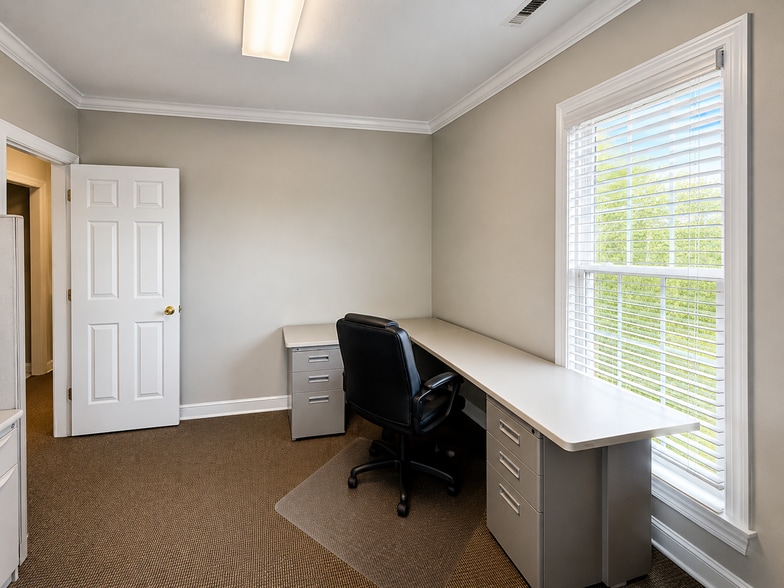 More Photos Of 576 Executive Pl, Fayetteville Office For Lease