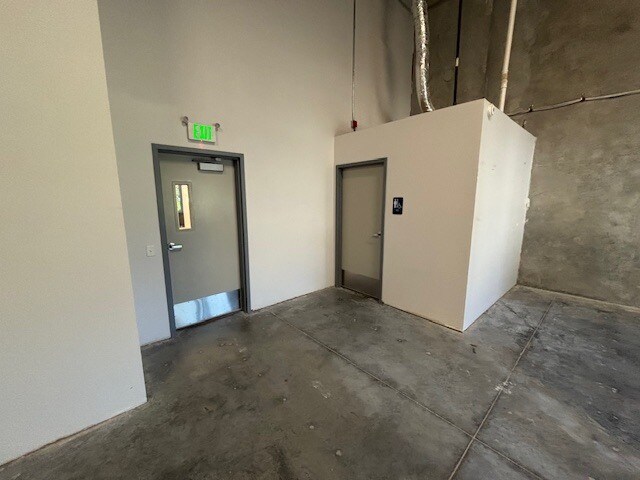 More Photos Of 3400 NW 27th Ave, Pompano Beach Light Distribution For Lease