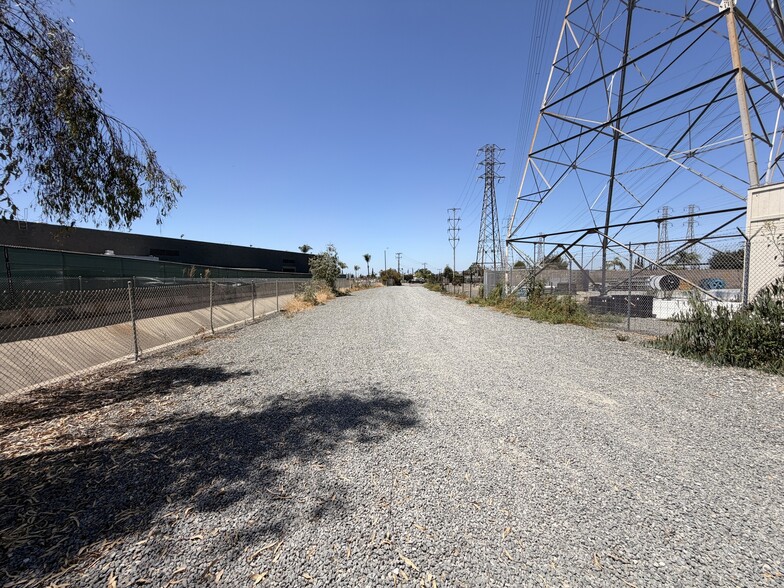 More Photos Of 1543 N Tustin Ave, Orange Land For Lease
