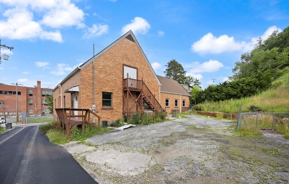 More Photos Of 112 Indian Bend Drive Hazard KY. 41701 Dr, Hazard Religious Facility For Sale