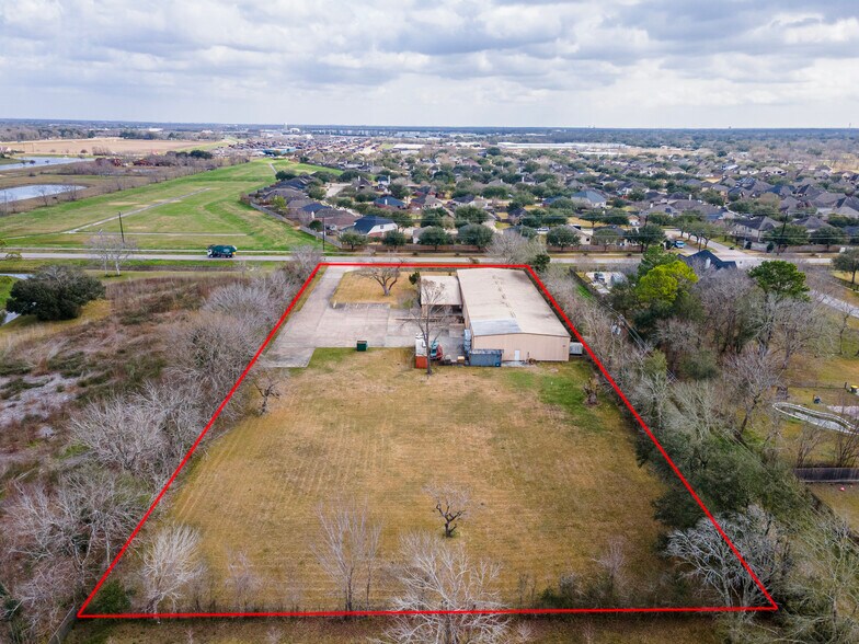 More Photos Of 1950 Oday Rd, Pearland Manufacturing For Sale