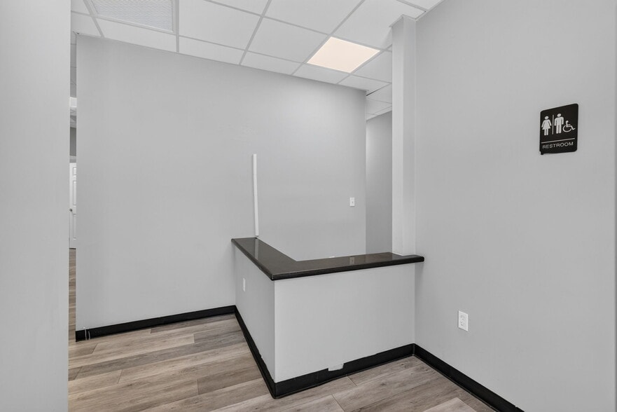 More Photos Of 8080 Pasadena Blvd, Pembroke Pines Office For Lease