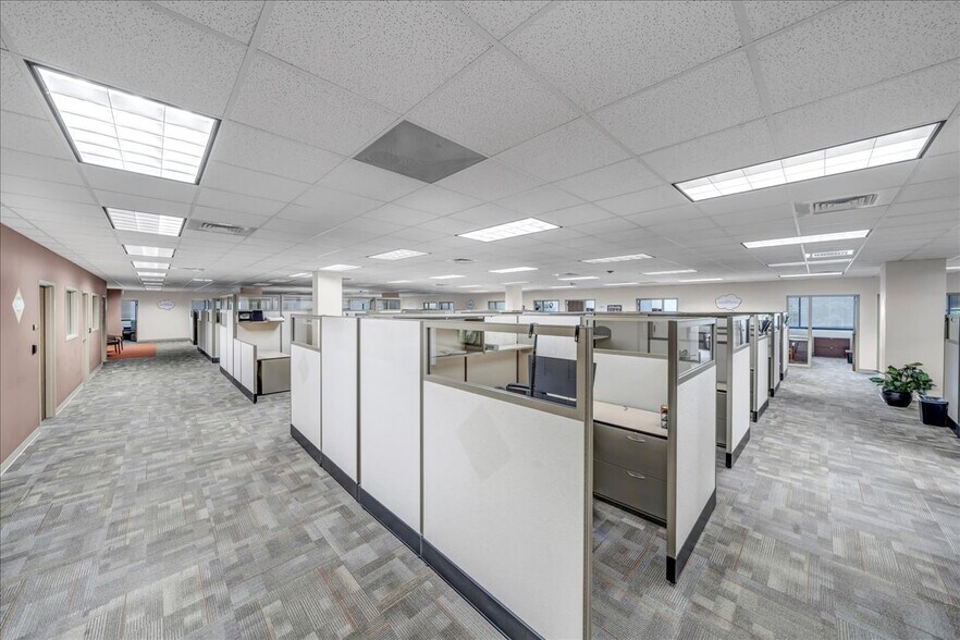 More Photos Of 4885 Riverside Dr, Macon-Bibb Office For Lease