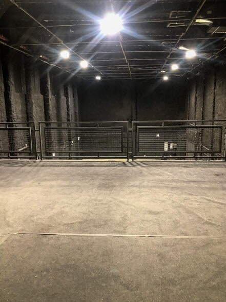 More Photos Of 60-64 West St, Brooklyn Warehouse For Lease
